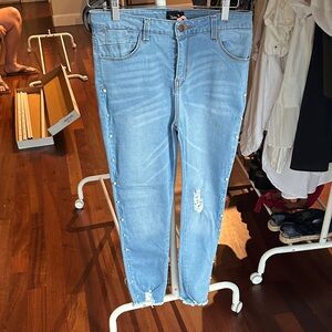 Stylish Light Blue Cropped Jeans with Pearl Accents